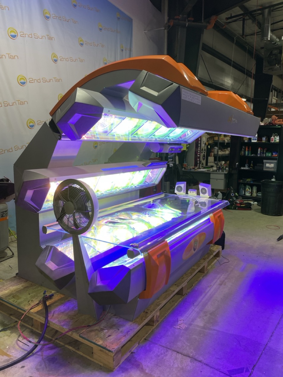 9000829701063630_13 Large