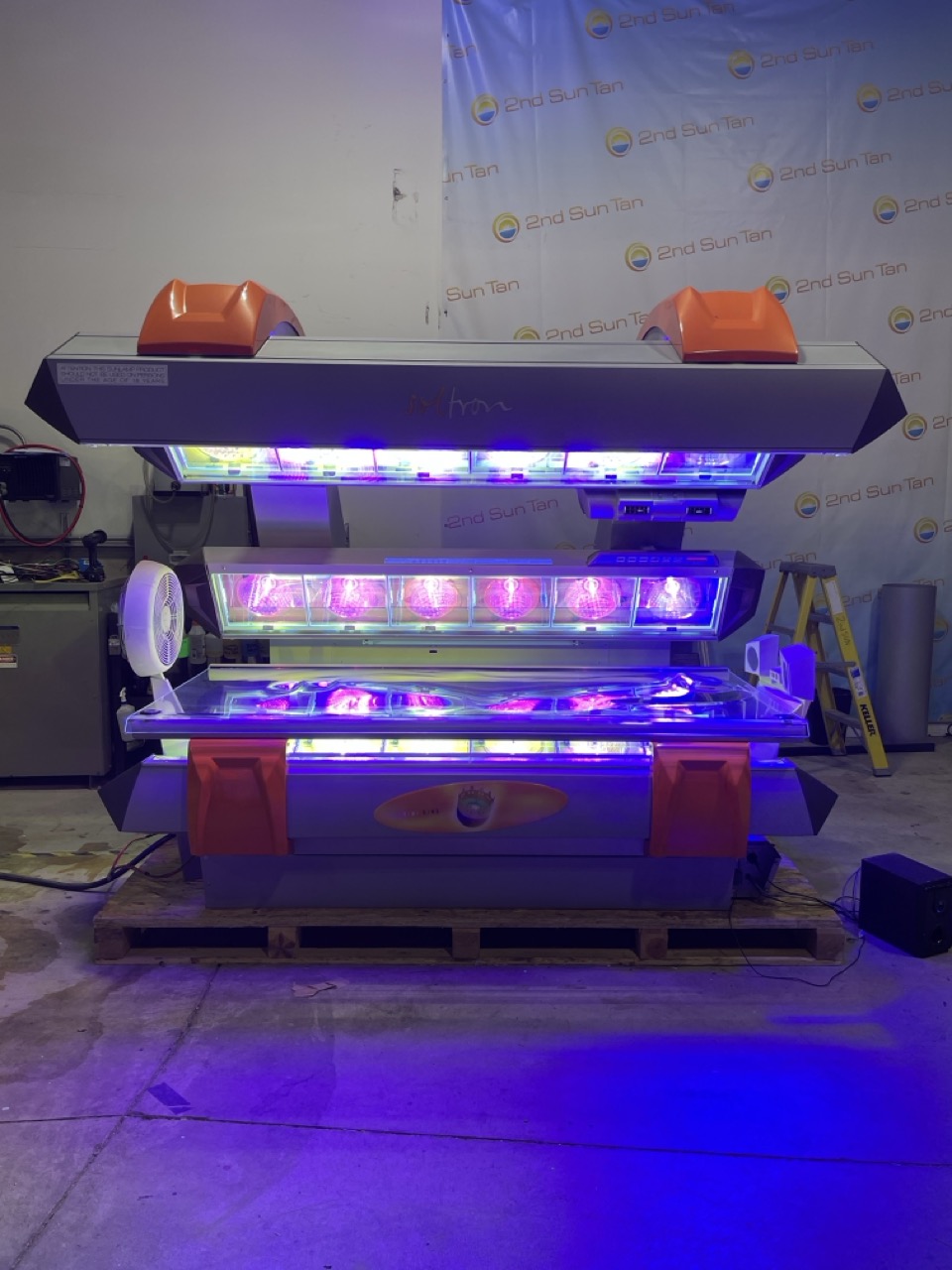 9000829701063630_19 Large