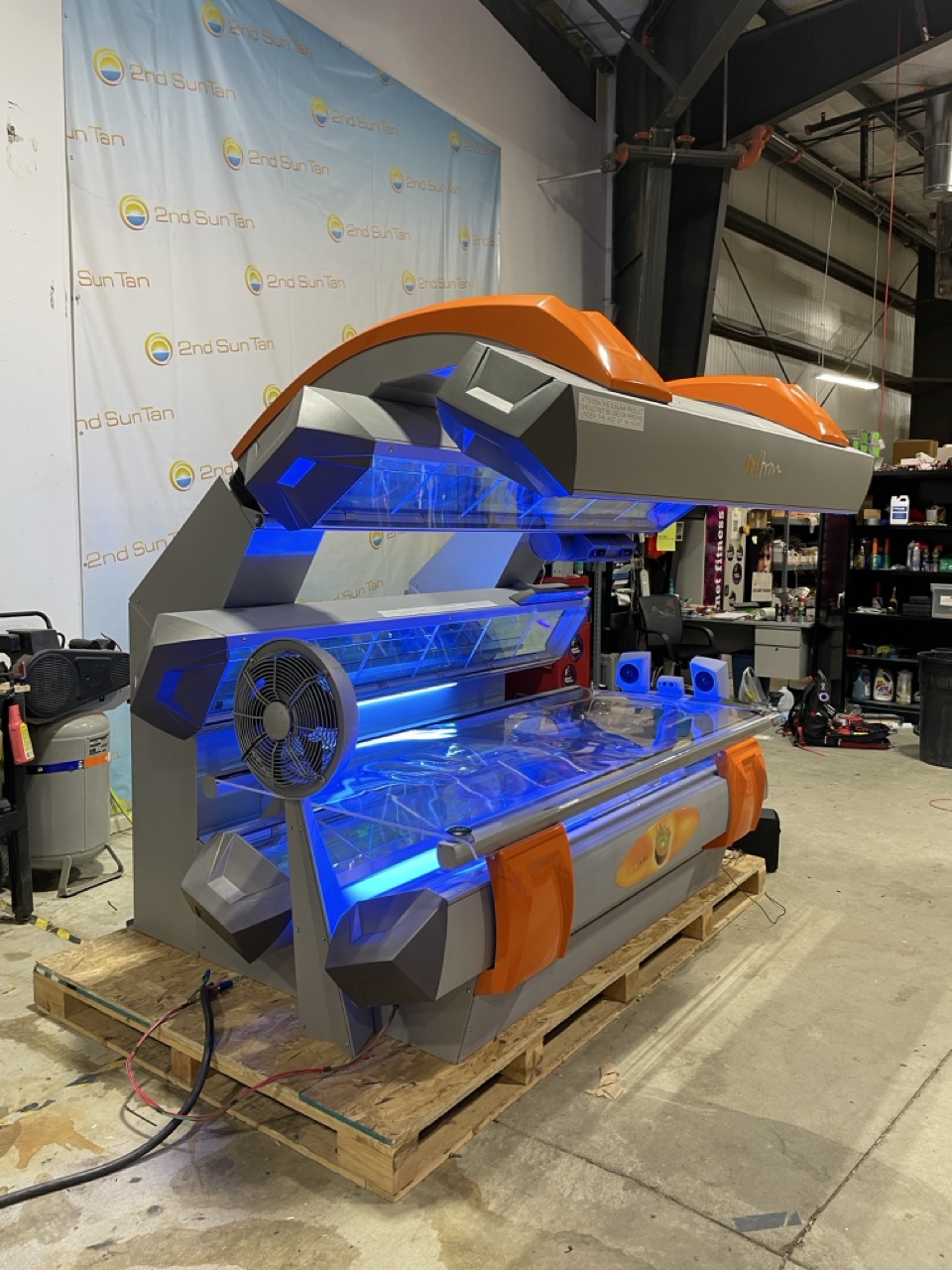 9000829701063630_25 Large