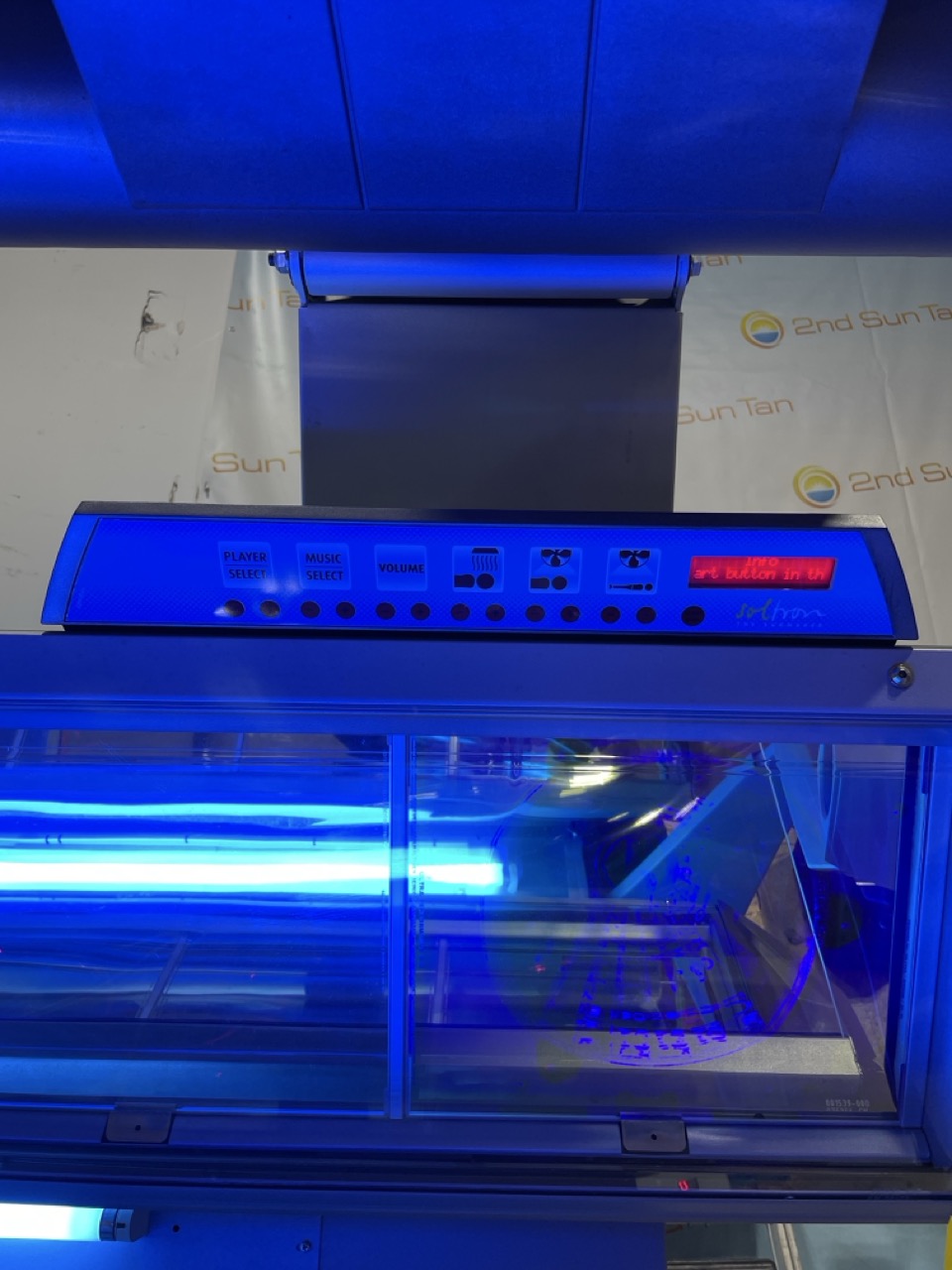 9000829701063630_6 Large